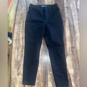 Black jeans from old navy. Only worn once, great condition.